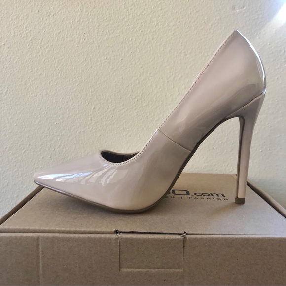 NWOT Pointed Nude Pumps - Picture 2 of 5